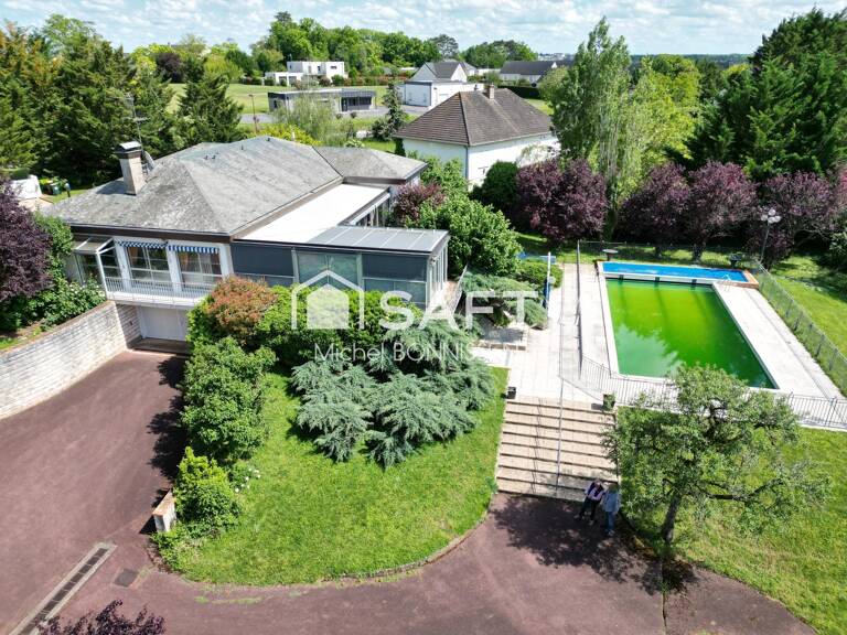 Propriété composée de deux habitations au coeur du village de Saint Doulchard — photo 1