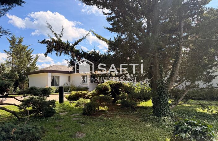 Propriété composée de deux habitations au coeur du village de Saint Doulchard — photo 4