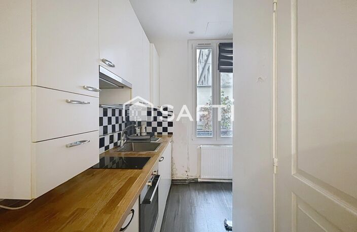 Studio prêt-à-vivre 23 m² MONTMARTRE — photo 3
