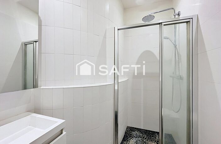 Studio prêt-à-vivre 23 m² MONTMARTRE — photo 5