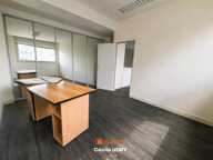 Local professionnel Tours. — photo 4