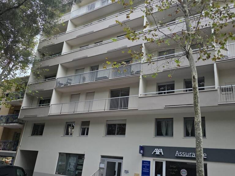 Appartement T2 de 53m² avec balcon et place de parking vue cathédrale — photo 1
