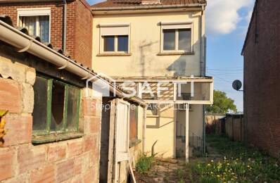 Maison 1950 avec travaux. 2chambres.Cave et dépendances. Jardin 500 m2 — photo du bien