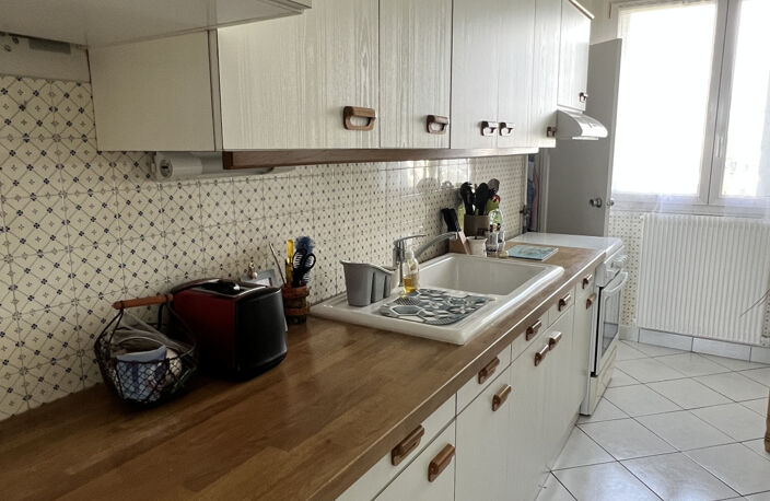 APPARTEMENT F4 DERNIER ÉTAGE AVEC ASCENSEUR — photo 3