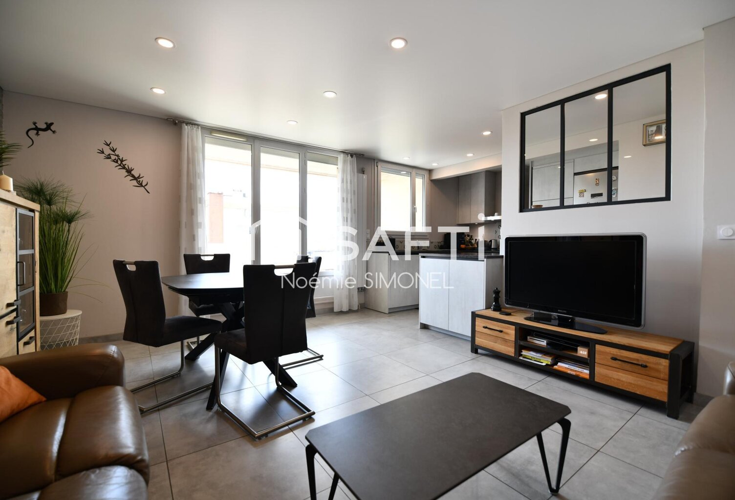 Grand appartement de cinq pièces ! Ravalement réglé par les propriétaires ! Trés beau niveau de finitions! — photo 1