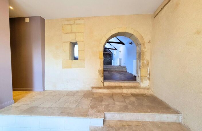 Maison de maître avec dépendances et troglodytes. — photo 3