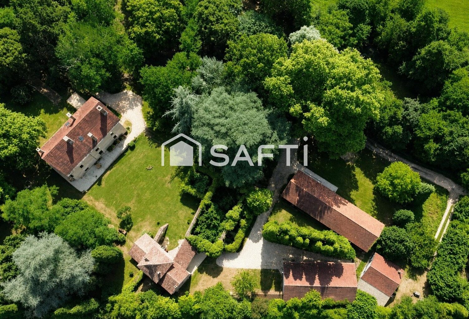 Opportunité parfaitement adaptée à un regroupement familial ou à un projet touristique — photo 1