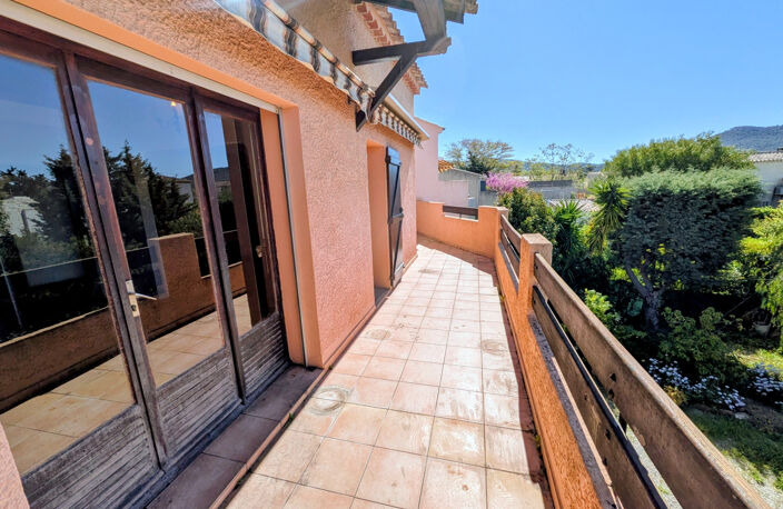 T3 en duplex 74m2, terrasse, garage - Saint Cyr sur mer — photo 4
