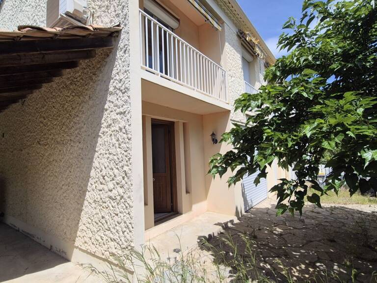 Villa — photo 1