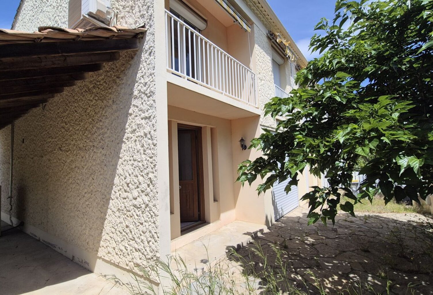 Villa — photo 1