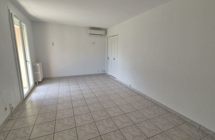 Villa — photo 3