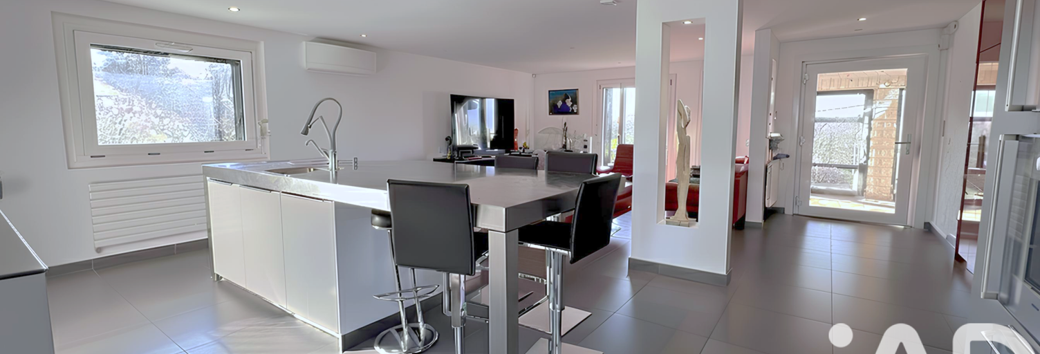 Maison 4 Pièces 180 m² à vendre à École-Valentin (25480)