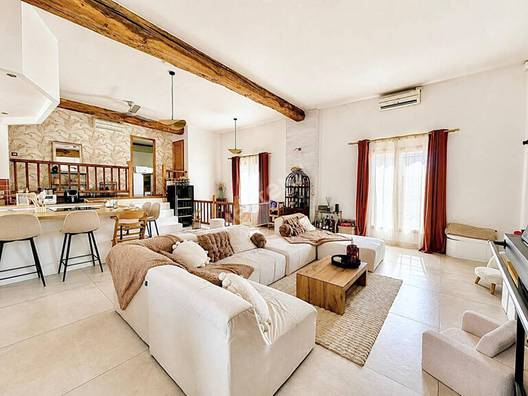 Maison spacieuse 9 pièces à vendre à Le Mesnil Aubry - 399 000  — photo 1