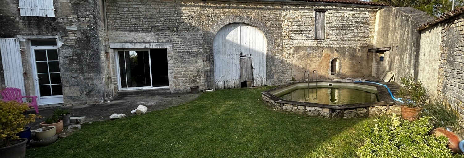 Maison 8 Pièces 255 m² à vendre à Tourriers (16560)