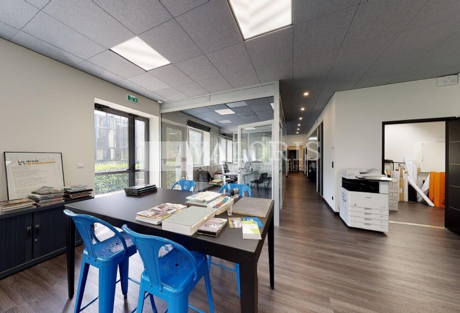 BUREAUX à LOUER — photo 1