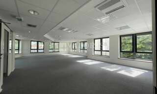 Bureau  2396 m² à louer à Lyon 3 (69003)