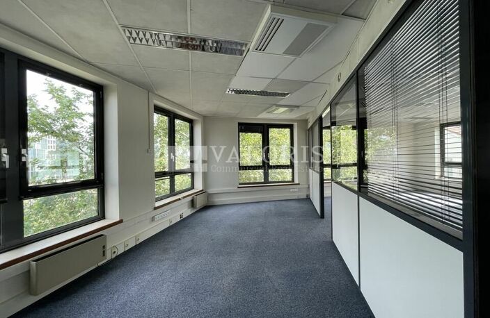BUREAUX à LOUER — photo 2