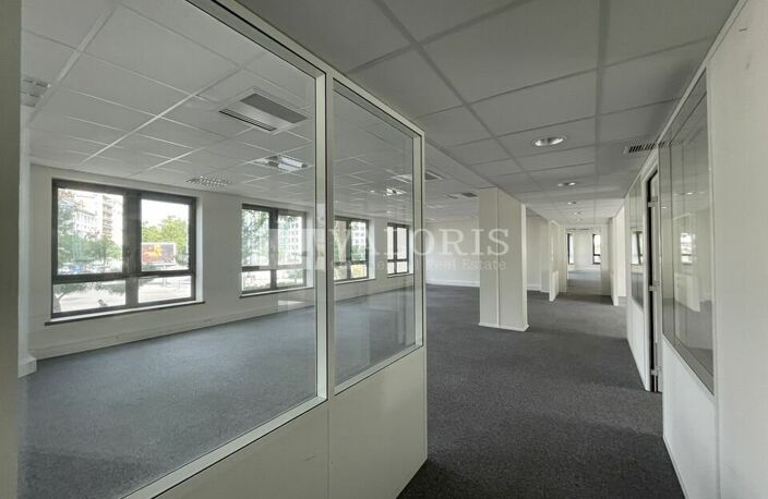 BUREAUX à LOUER — photo 3