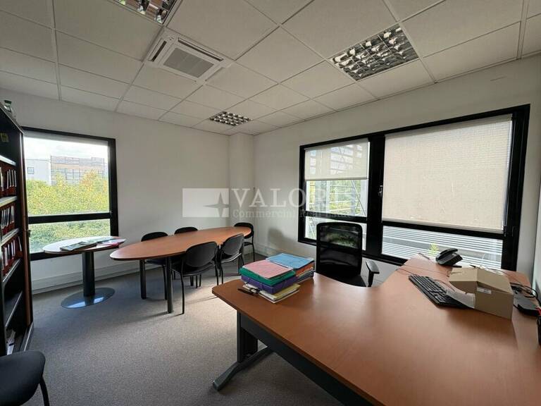 BUREAUX à LOUER — photo 1