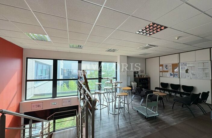 BUREAUX à LOUER — photo 2
