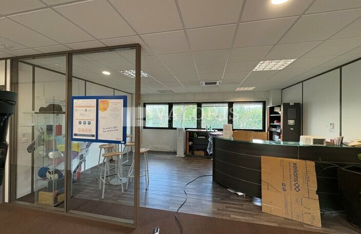 BUREAUX à LOUER — photo 4