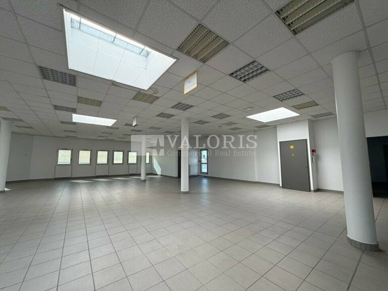BUREAUX à LOUER — photo 1