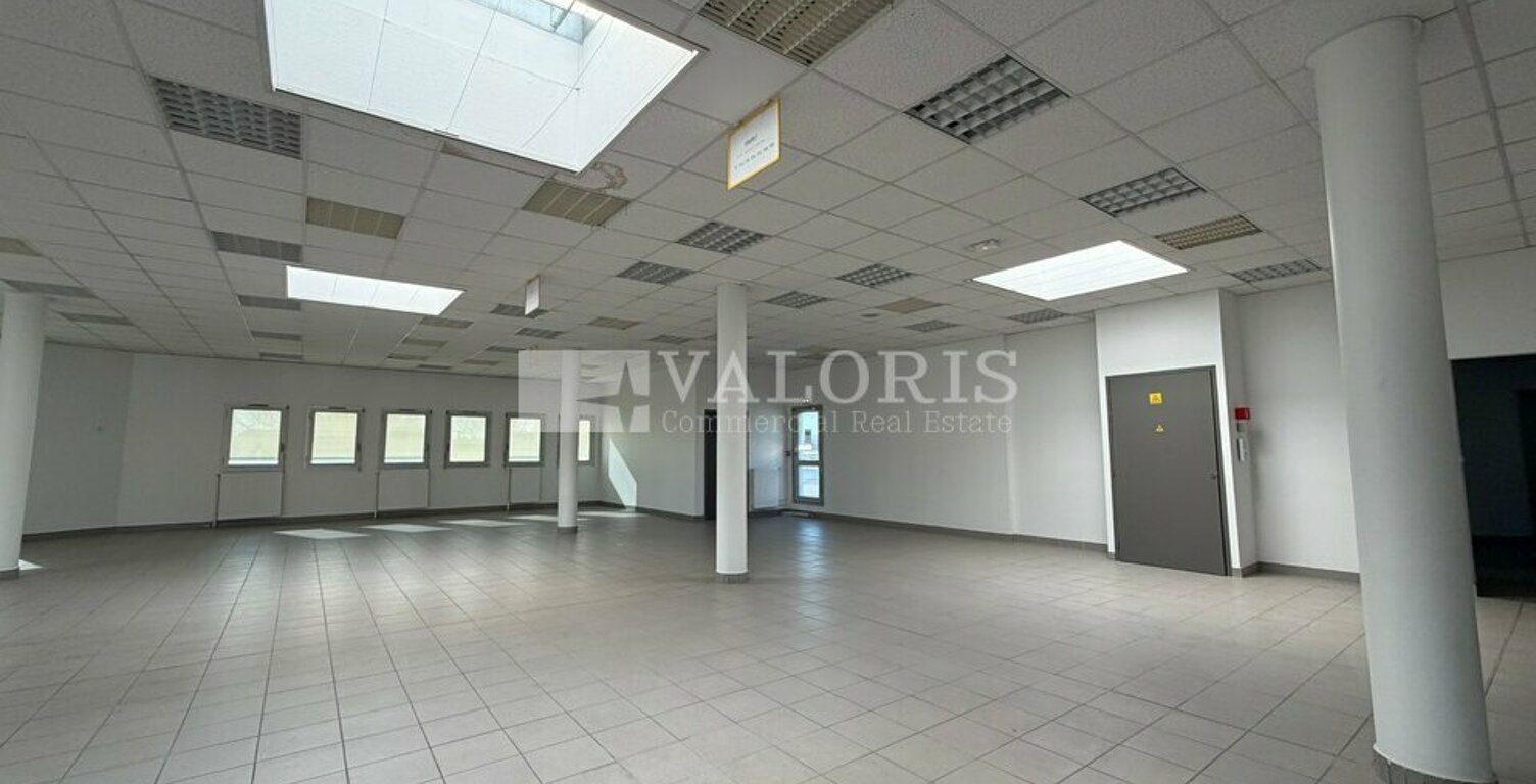 BUREAUX à LOUER — photo 1