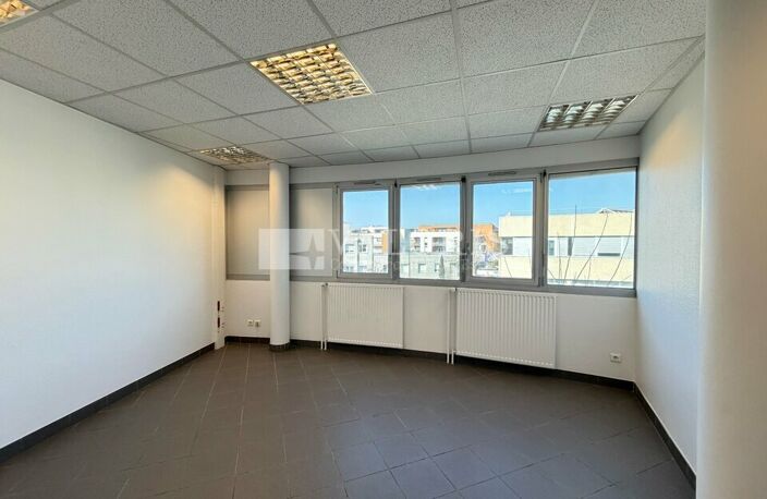 BUREAUX à LOUER — photo 5
