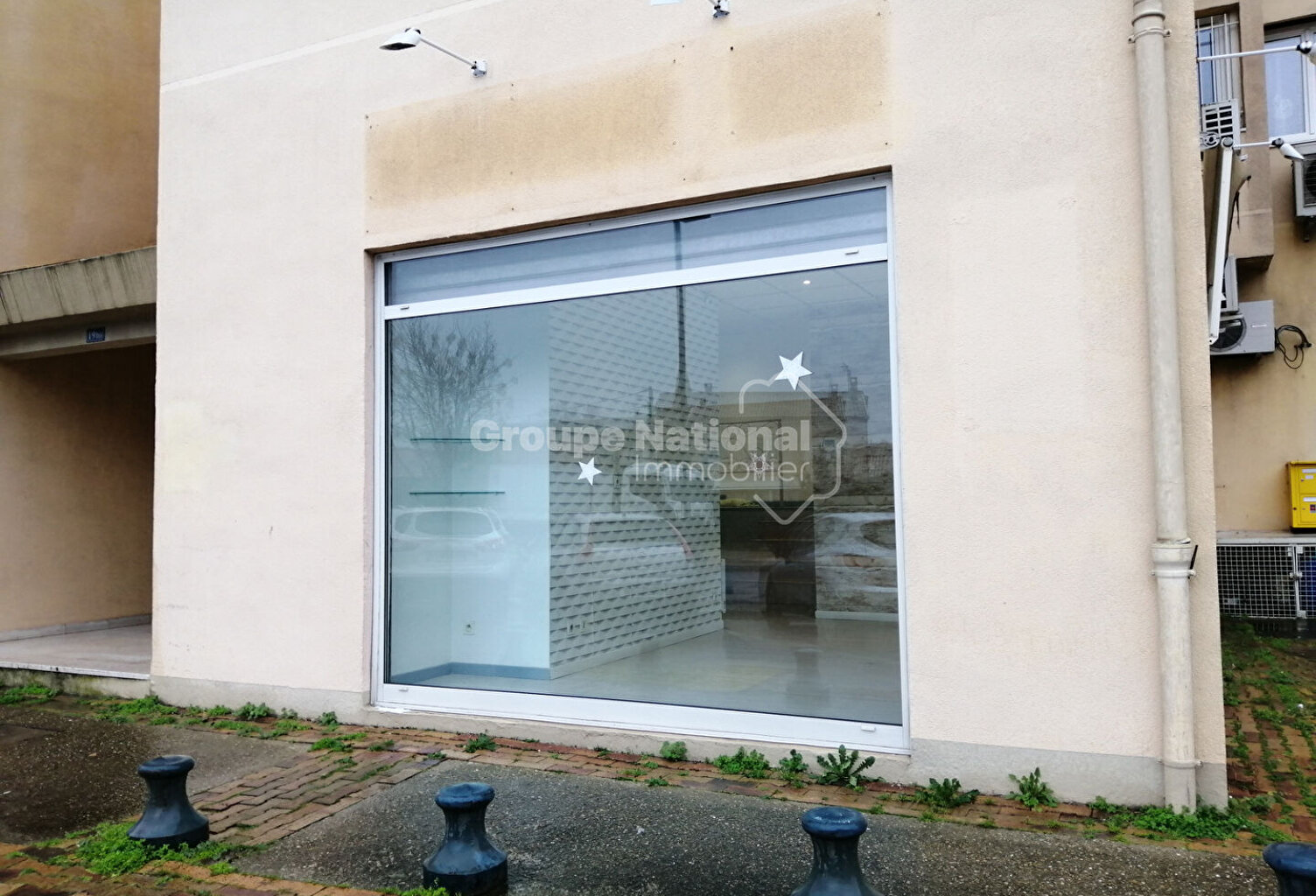 LE PONTET  centre , local commercial de 47 m² environ — photo 1