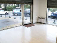 LE PONTET  centre , local commercial de 47 m² environ — photo 3