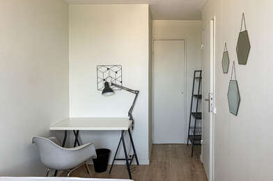 Appartement 6 pièces 490 €