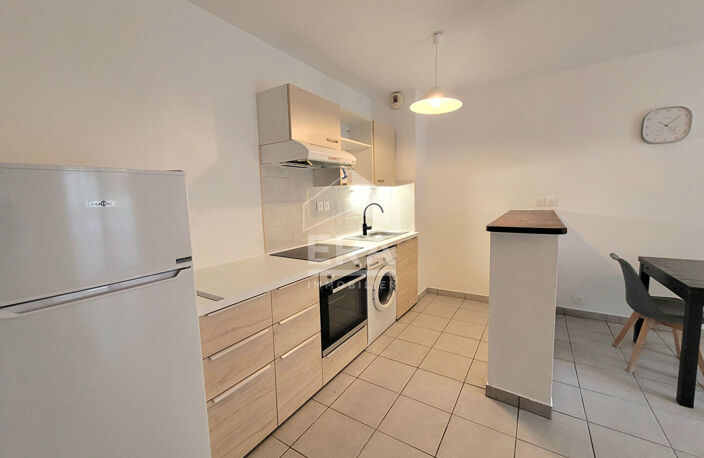 LOCATION ou COLOCATION MEUBLEE - PAU  : Appartement T3 de 55 m² avec parking et balcon — photo 3