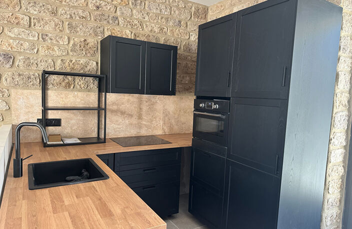 MOURIES : Maison de Village  en pierre complètement rénovée. — photo 2