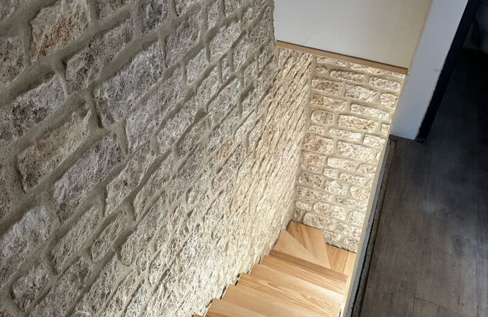 MOURIES : Maison de Village  en pierre complètement rénovée. — photo 3