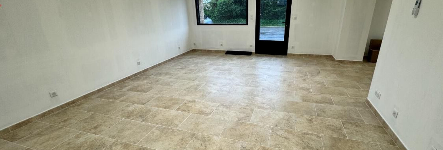 Commerce 2 Pièces 65 m² à louer à Mouriès (13890)
