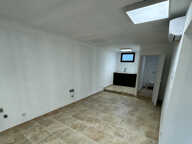 Mouries : LOCAL COMMERCIAL — photo 2