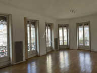 EMPLACEMENT D'EXCEPTION PLACE COLBERT Appartement Rochefort 2 pièce(s) 59.77 m2 — photo 2