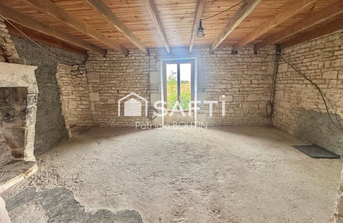 ANCIEN CORPS DE FERME A BENET A RENOVER ! — photo 2