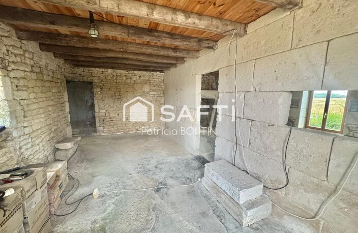 ANCIEN CORPS DE FERME A BENET A RENOVER ! — photo 5