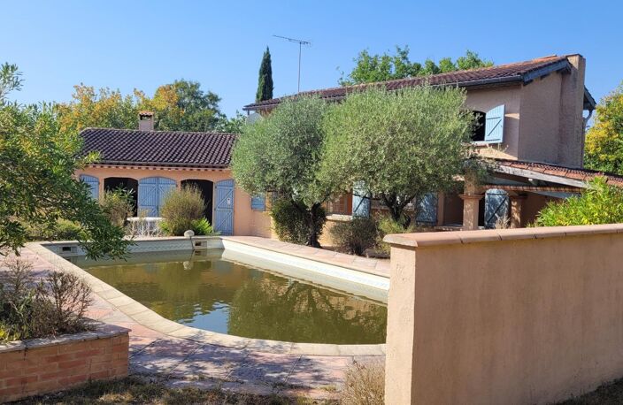 MAISON 5 CHAMBRES PISCINE ET GARAGE — photo 2