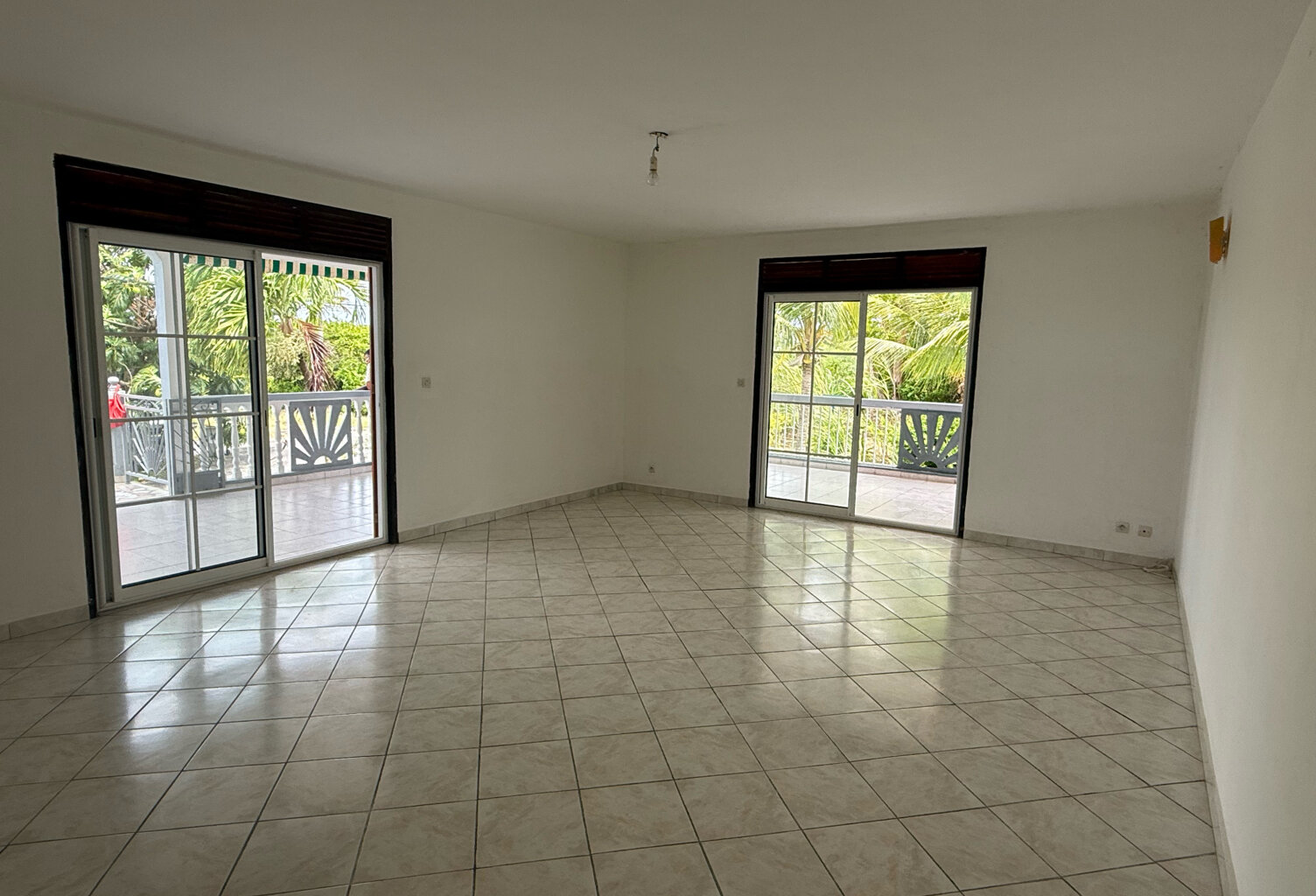 À louer   Magnifique T4 de 107 m2   Calme et cadre verdoyant — photo 1