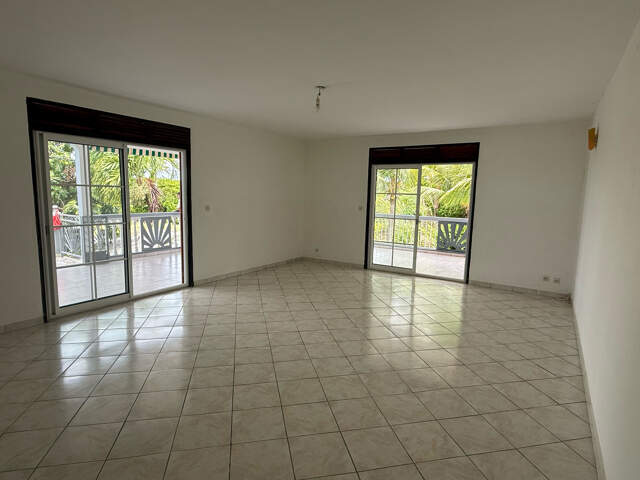 À louer   Magnifique T4 de 107 m2   Calme et cadre verdoyant — photo du bien