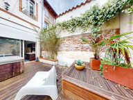 Maison de village atypique en plein cœur de ville   Grand garage, cour et beaux volumes — photo 3