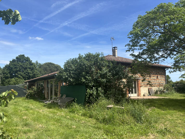 Ferme rénovée de type 8 en pleine campagne à 10 mn de l'axe autoroutier. — photo 1