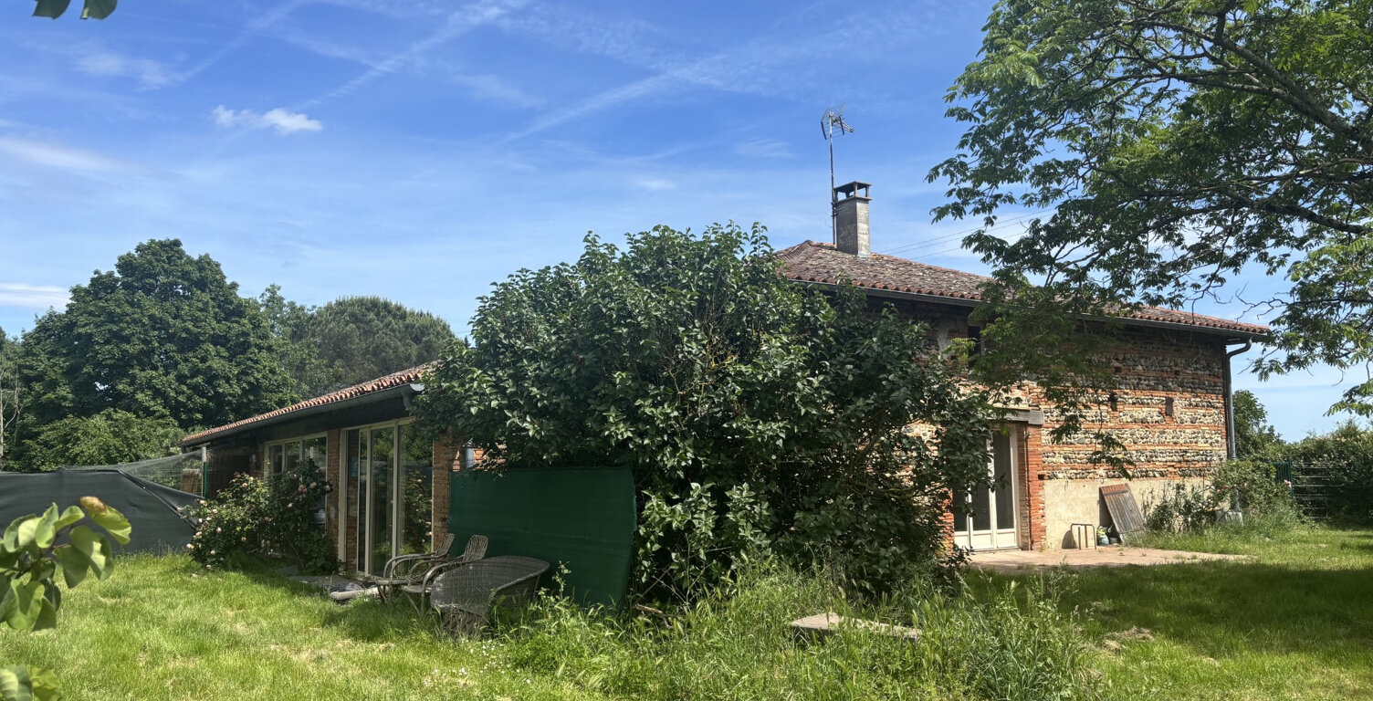Ferme rénovée de type 8 en pleine campagne à 10 mn de l'axe autoroutier. — photo 1