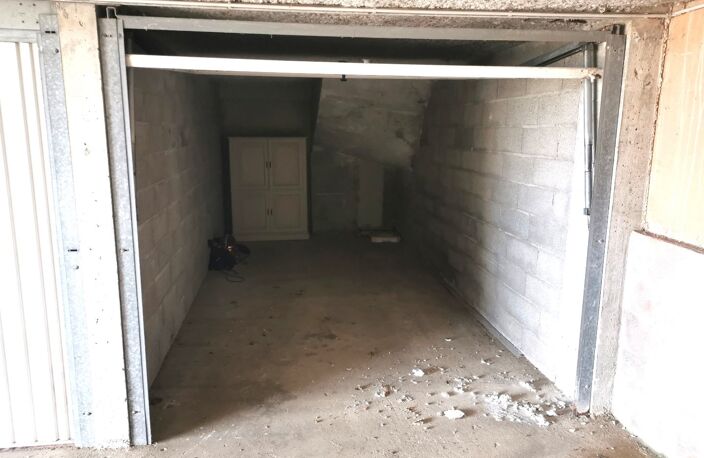 Garage — photo 4