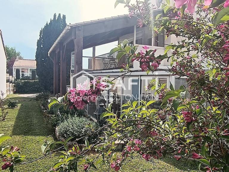 En ville d'Aizenay, maison 134m² avec 5 chambres. — photo 1