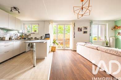 Appartement 4 pièces 152700 €