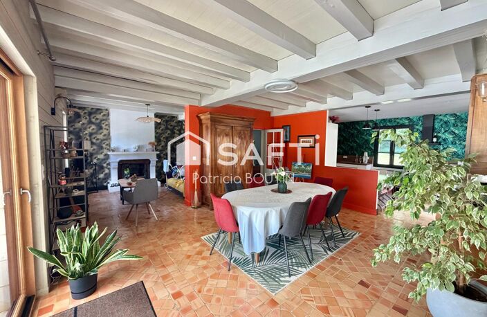 MAISON EN PIERRE 5 CHAMBRES + STUDIO ATTENANT ET PISCINE AVEC JARDIN A LEZAY — photo 5
