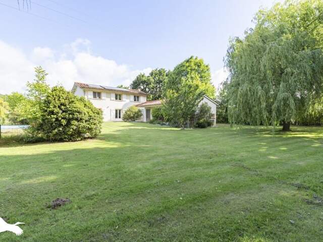 Maison 9 pièces 233 m² à Bonnac — photo du bien